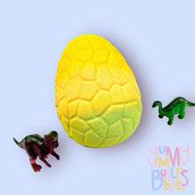 Load image into Gallery viewer, dinosaur egg bath bomb with a toy inside