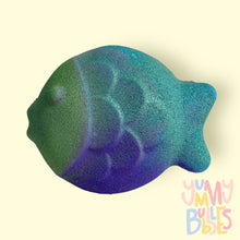 Load image into Gallery viewer, fish bath bomb with a toy inside