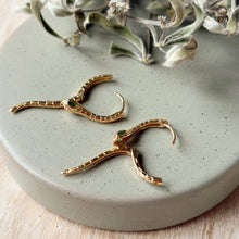 Load image into Gallery viewer, Serpentine Hoops