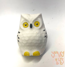 Load image into Gallery viewer, hedwig bath bomb
